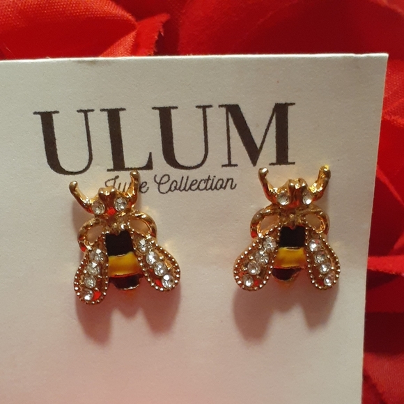 New 18 K gold Bumble Bee earrings - Picture 1 of 4